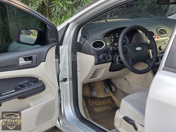 EFEHAN AUTO'DAN 2005 FORD FOCUS