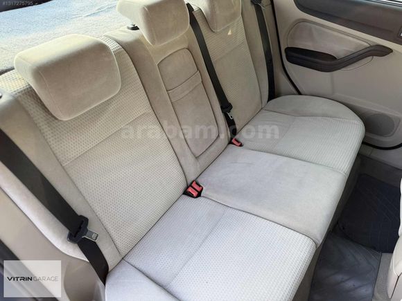 2006 FORD FOCUS 1.6 TDCI GHIA MANUEL SUNROOF