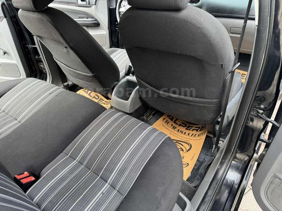AY'CAR'DAN TAM BAKIMLI 2011 BENZIN LPG FOCUS 2'5 HB 200.000 KM