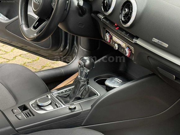 BB BEYCAR DAN AUDİ A3 DÜŞÜK KM HATASIZ CAM TAVAN