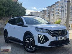 BOYASIZ 2024 PEUGEOT 2008 ALLURE CAM TAVAN 42.000KM