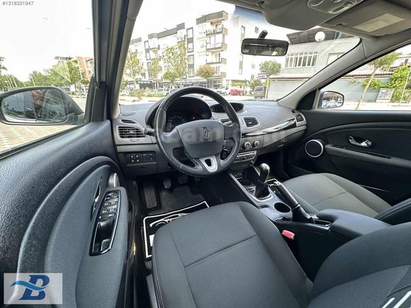 2012 MODEL RENAULT FULUENCE 1.6 BENZİNLİ 80 BİN KM EXTREM HATASZ