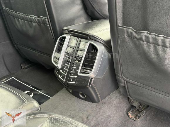 2012 MODEL PORSCHE CAYENNE DEĞİŞENSZ ARKA KLİMA PUSULA NAVİ SAAT