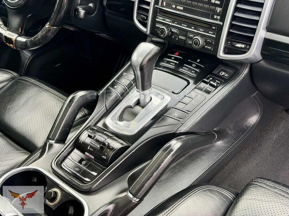 2012 MODEL PORSCHE CAYENNE DEĞİŞENSZ ARKA KLİMA PUSULA NAVİ SAAT