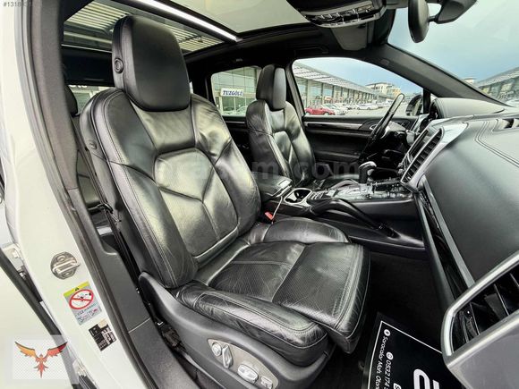 2012 MODEL PORSCHE CAYENNE DEĞİŞENSZ ARKA KLİMA PUSULA NAVİ SAAT