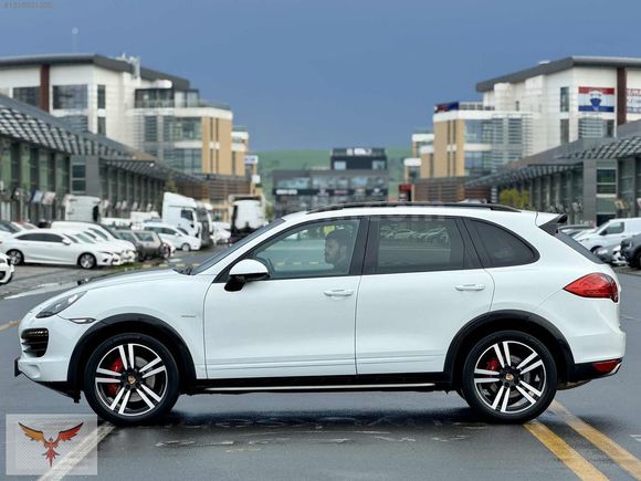 2012 MODEL PORSCHE CAYENNE DEĞİŞENSZ ARKA KLİMA PUSULA NAVİ SAAT