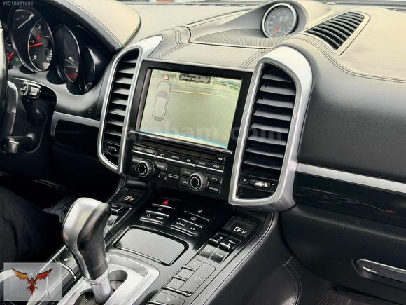 2012 MODEL PORSCHE CAYENNE DEĞİŞENSZ ARKA KLİMA PUSULA NAVİ SAAT