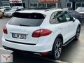 2012 MODEL PORSCHE CAYENNE DEĞİŞENSZ ARKA KLİMA PUSULA NAVİ SAAT