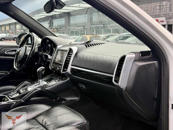 2012 MODEL PORSCHE CAYENNE DEĞİŞENSZ ARKA KLİMA PUSULA NAVİ SAAT