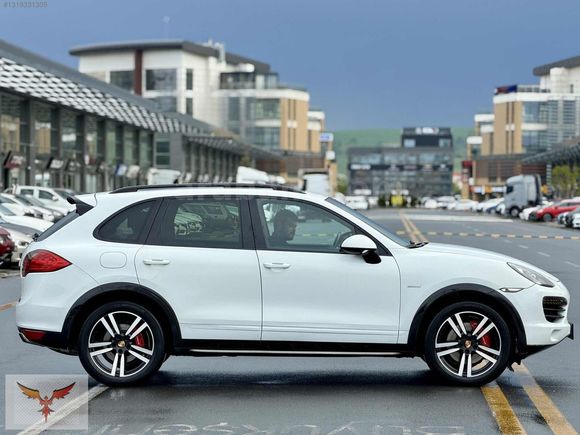 2012 MODEL PORSCHE CAYENNE DEĞİŞENSZ ARKA KLİMA PUSULA NAVİ SAAT