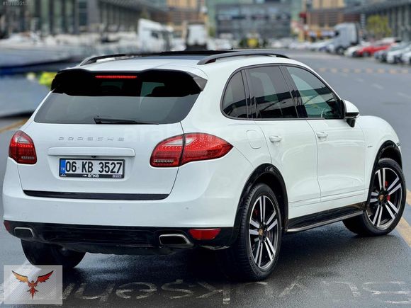 2012 MODEL PORSCHE CAYENNE DEĞİŞENSZ ARKA KLİMA PUSULA NAVİ SAAT