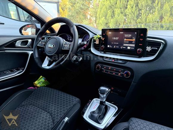 2020 KİA CEED 1.6 CRDİ ELEGANCE OTOMATİK BAKIMLI MASRAFSIZ