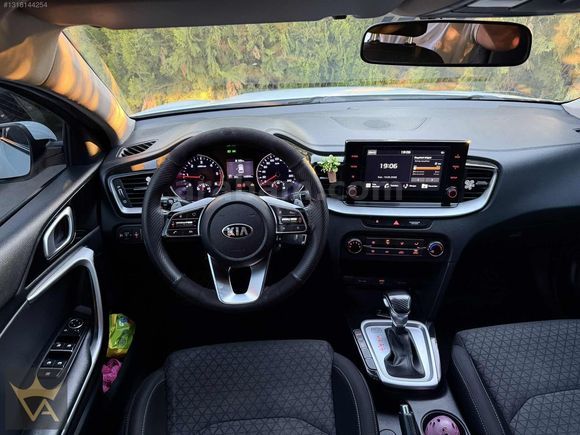 2020 KİA CEED 1.6 CRDİ ELEGANCE OTOMATİK BAKIMLI MASRAFSIZ