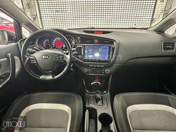 2015/KİA/CEED/1.6CRDI/CONCEPT/PLUS//CAMTAVAN TAM OTOMATİK