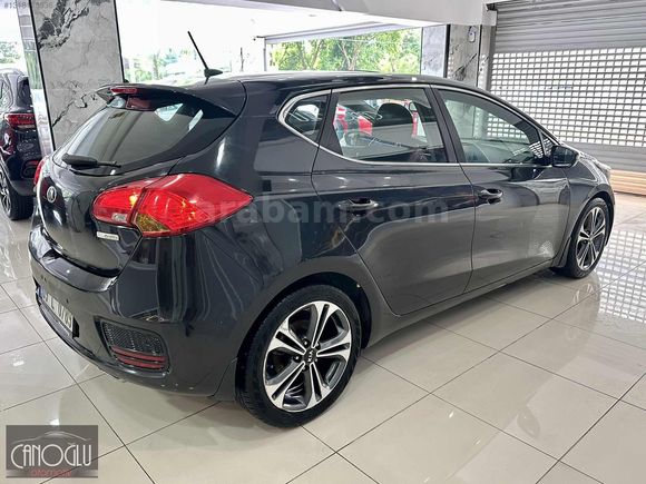2015/KİA/CEED/1.6CRDI/CONCEPT/PLUS//CAMTAVAN TAM OTOMATİK