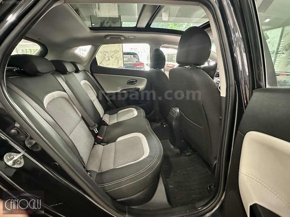 2015/KİA/CEED/1.6CRDI/CONCEPT/PLUS//CAMTAVAN TAM OTOMATİK