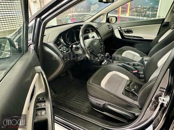 2015/KİA/CEED/1.6CRDI/CONCEPT/PLUS//CAMTAVAN TAM OTOMATİK