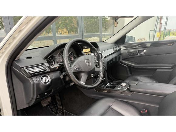 TÜRKMENOĞLU'NDAN BOYASIZ-TRAMERSİZ-285.000km e350 4MATİC