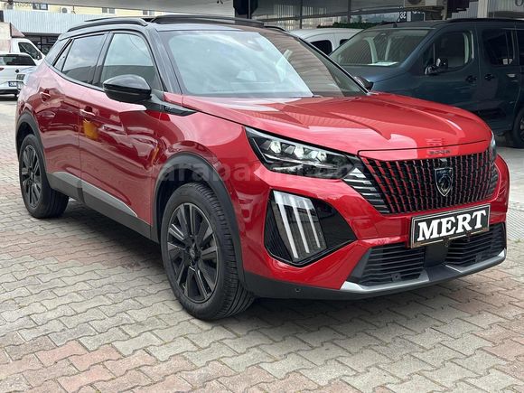 HATASIZ KIRMIZI 2025 model PEUGEOT 2008 GT