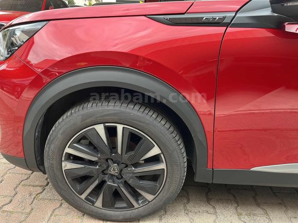 HATASIZ KIRMIZI 2025 model PEUGEOT 2008 GT