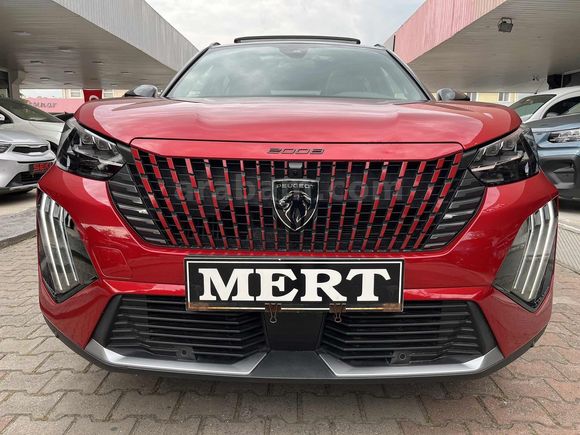 HATASIZ KIRMIZI 2025 model PEUGEOT 2008 GT