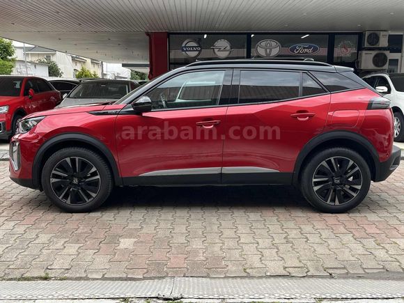 HATASIZ KIRMIZI 2025 model PEUGEOT 2008 GT