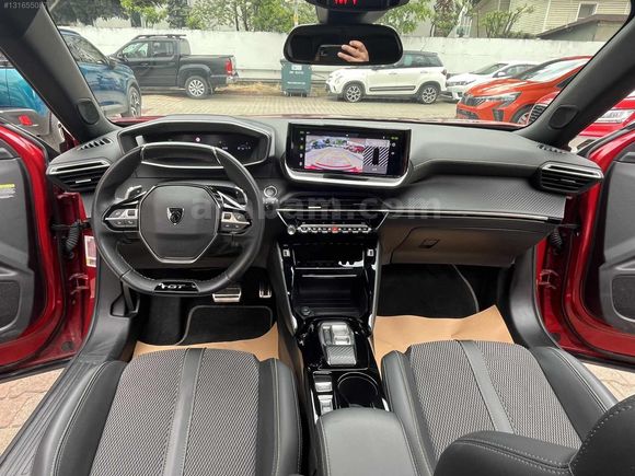 HATASIZ KIRMIZI 2025 model PEUGEOT 2008 GT