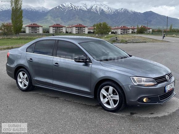 - 2011 Hatasız 200 Bin Km ' De - 1.6 TDİ 105 HP Highline Jetta -