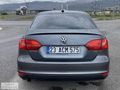 - 2011 Hatasız 200 Bin Km ' De - 1.6 TDİ 105 HP Highline Jetta -