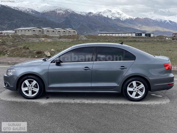 - 2011 Hatasız 200 Bin Km ' De - 1.6 TDİ 105 HP Highline Jetta -
