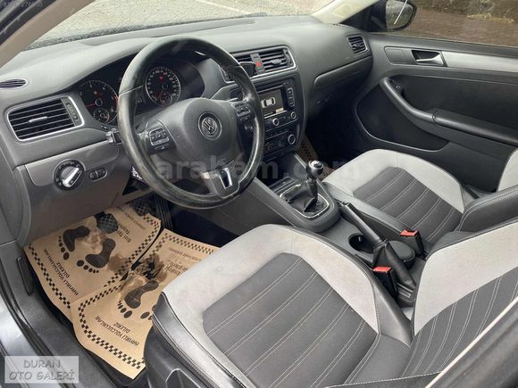- 2011 Hatasız 200 Bin Km ' De - 1.6 TDİ 105 HP Highline Jetta -