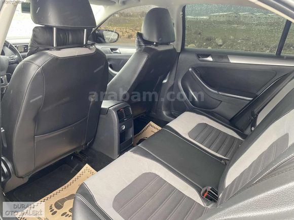 - 2011 Hatasız 200 Bin Km ' De - 1.6 TDİ 105 HP Highline Jetta -