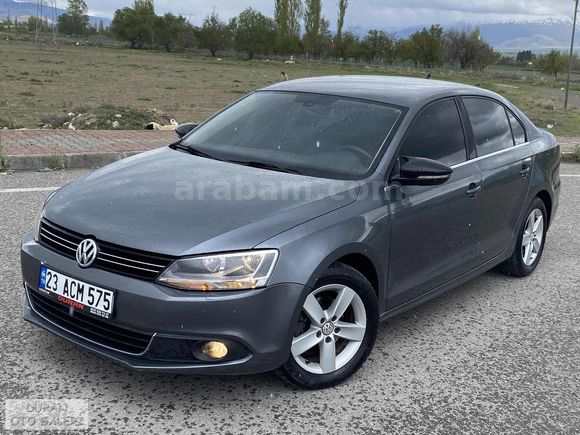 - 2011 Hatasız 200 Bin Km ' De - 1.6 TDİ 105 HP Highline Jetta -