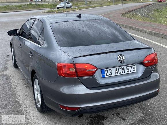 - 2011 Hatasız 200 Bin Km ' De - 1.6 TDİ 105 HP Highline Jetta -