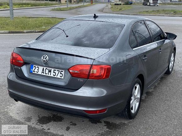 - 2011 Hatasız 200 Bin Km ' De - 1.6 TDİ 105 HP Highline Jetta -