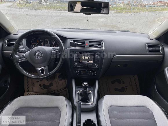 - 2011 Hatasız 200 Bin Km ' De - 1.6 TDİ 105 HP Highline Jetta -
