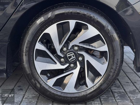 DMR GARAGE HONDA CİVİC 1.6i VTEC/ELEGANCE/HATASIZ/BOYASIZ/