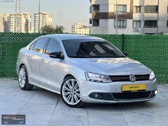 JETTA 1.6TDİ DSG YANDA 1DEĞİŞEN 3BOYA HARİCİ HATASIZ BOYASIZ