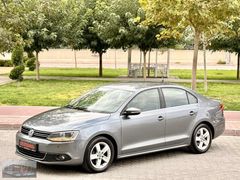 2012 MODEL VOLKSWAGEN JETTA DEGİŞENSİZ KAZASIZ OTOMATİK 4 BOYA