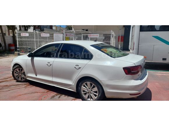 Sahibinden Volkswagen Jetta 1.6 TDi Comfortline 2015 Model  203.000 km Beyaz