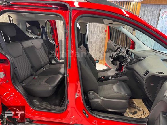POLAT'TAN 2022 MODEL FORD COURİER TİTANİUM PLUS FUL+FULL SERİSİ