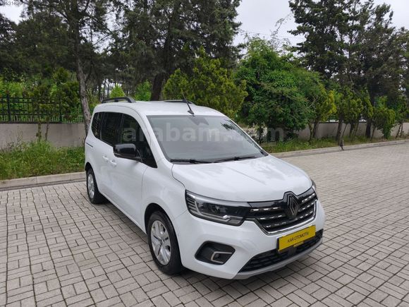 2024 MODEL 2025 ÇIKIŞLI RENAULT KANGO 19.000 KM HATASIZ BOYASIZ