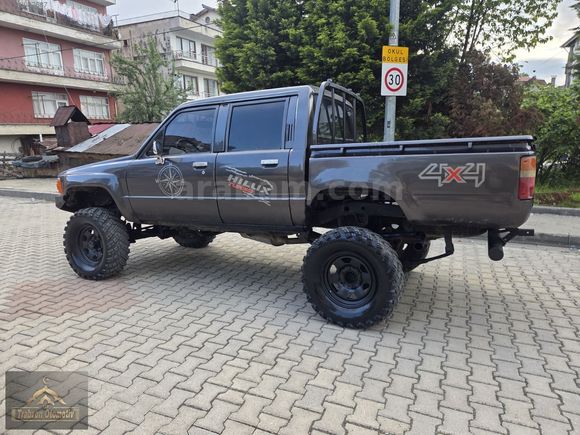 TOYOTA HILUX 4X4 TURBO MOTOR ÜST KAPAK SIFIR HİDROLİK DİREKSİYO