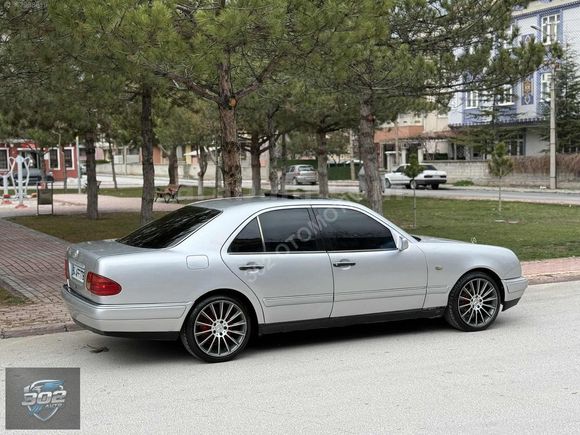 302// DEN MERCEDES E200 K.K 12 TAKSİT SEÇENEĞİ