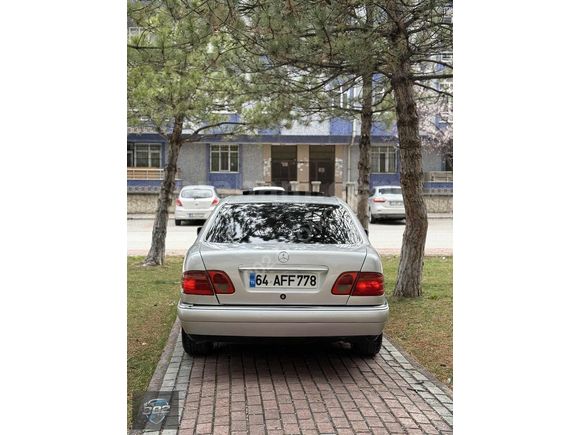 302// DEN MERCEDES E200 K.K 12 TAKSİT SEÇENEĞİ