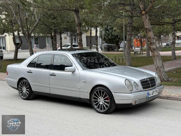 302// DEN MERCEDES E200 K.K 12 TAKSİT SEÇENEĞİ