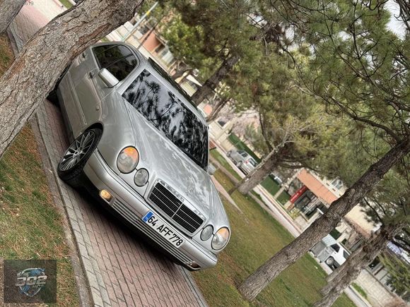 302// DEN MERCEDES E200 K.K 12 TAKSİT SEÇENEĞİ