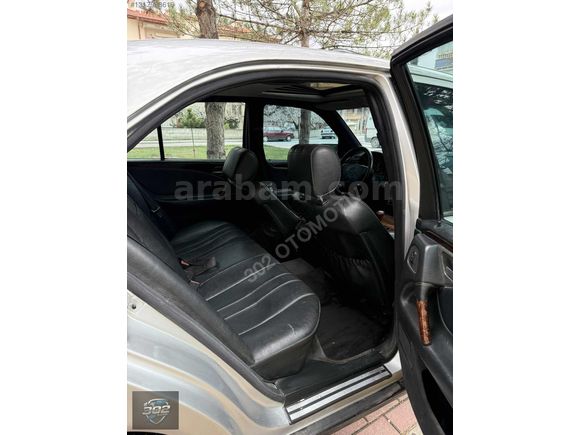302// DEN MERCEDES E200 K.K 12 TAKSİT SEÇENEĞİ
