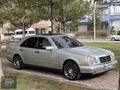 302// DEN MERCEDES E200 K.K 12 TAKSİT SEÇENEĞİ