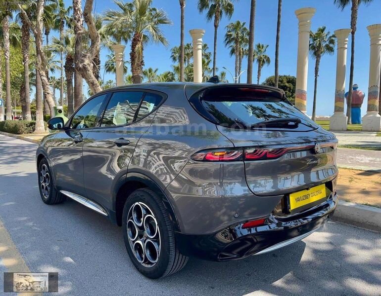 27000 KM'DE 2024 ÇIKIŞLI BOYASIZ ALFA TONALE 1.6 Tİ 4